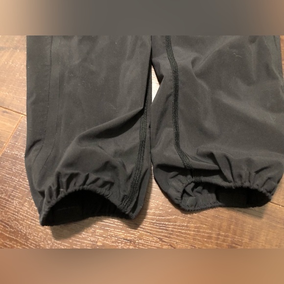 Ivivva cropped pants size 6 - Picture 2 of 5